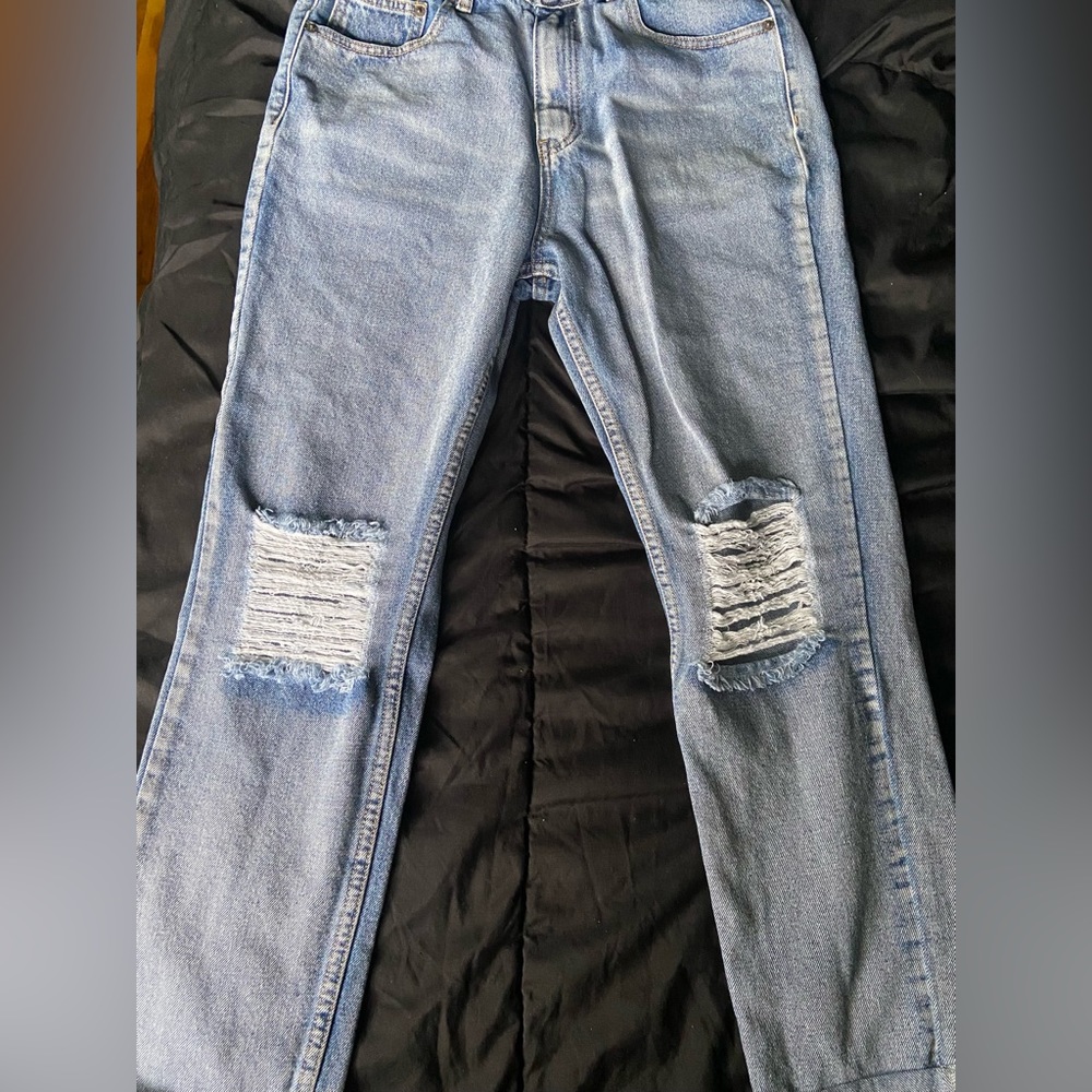 medium wash ripped mom jeans
